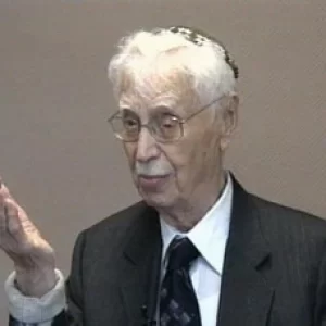 Moshe Carmilly-Weinberger