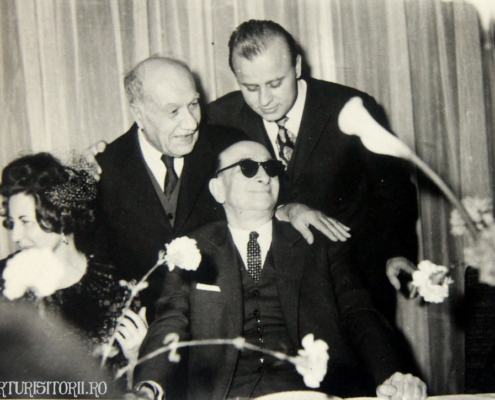 Nichifor Crainic, fiica Nini Fortuna, Radu Gyr, Nedic Lemnaru – aniversarea a 80 de ani, 23 decembrie 1969, restaurantul Bucur, via Marturisitorii.Ro